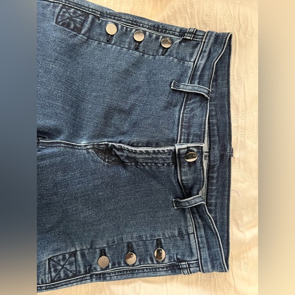 Designer Jeans - Picture 3 of 3